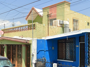 CASA A LA VENTA EN HEROES DE MEXICO, SAN NICOLAS DE LOS GARZA, NUEVO LEON, REMATE ADJUDICADO
