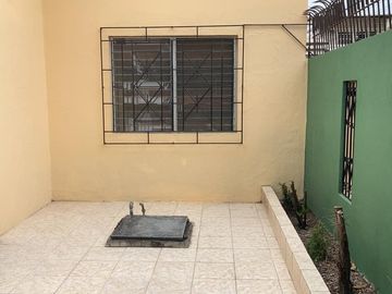 oportunidad !!! Venta Casa una planta, esquinera con suite independiente Alborada 5 etapa, Aplica 100 % biess incl. gastos legales …  !!