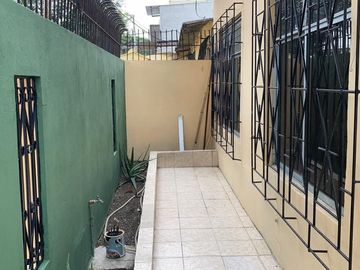 oportunidad !!! Venta Casa una planta, esquinera con suite independiente Alborada 5 etapa, Aplica 100 % biess incl. gastos legales …  !!