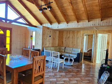 Parcela con 3 cabañas amobladas
