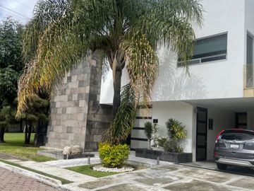 RESIDENCIA EN VENTA EN FRACCIONAMIENTO RESIDENCIAL EL CAMPANARIO EN SAN ANDRES CHOLULA; PUEBLA.