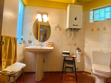 Casa en Venta con Fines Comerciales 3D 3B, La Reina