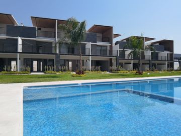 Casa en condominio, 3 recamaras y alberca