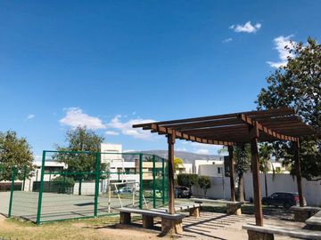 CASA EN VENTA 100% REMODELADA Y EQUIPADA. PASEO DE CUMBRES, MTY