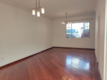 De oportunidad!! Casa en venta Santa Lucia, Kennedy, Norte  de Quito