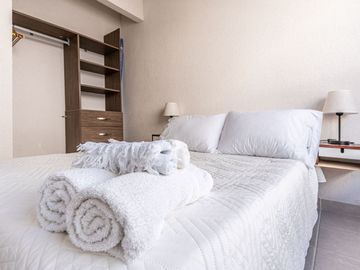 CASA EN VENTA CON ALBERCA Y JARDIN A 90MIN DE LA CDMX