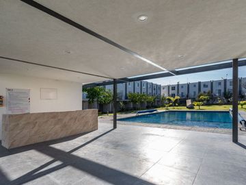 CASA EN VENTA CON ALBERCA Y JARDIN A 90MIN DE LA CDMX