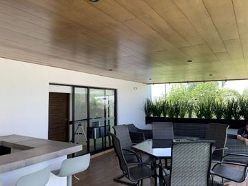 CASA CON RECÁMARA EN PLANTA BAJA LOMAS DE ANGELÓPÓLIS CLÚSTER CON ALBERCA