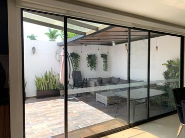 CASA CON RECÁMARA EN PLANTA BAJA LOMAS DE ANGELÓPÓLIS CLÚSTER CON ALBERCA