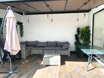 CASA CON RECÁMARA EN PLANTA BAJA LOMAS DE ANGELÓPÓLIS CLÚSTER CON ALBERCA