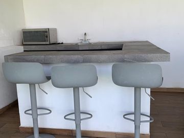 CASA CON RECÁMARA EN PLANTA BAJA LOMAS DE ANGELÓPÓLIS CLÚSTER CON ALBERCA