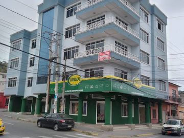 OPORTUNIDAD EDFICIO EN ESMERALDAS  DE VENTA O ARRIENDO CON  33 OFICNAS Y 38 BAÑOS
