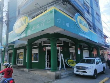 OPORTUNIDAD EDFICIO EN ESMERALDAS  DE VENTA O ARRIENDO CON  33 OFICNAS Y 38 BAÑOS