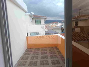 Hermosa casa de venta recién estrenada en Fajardo