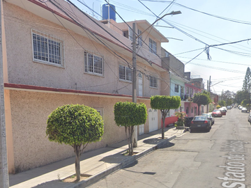 CASA EN VENTA EN PROVIDENCIA, GAM