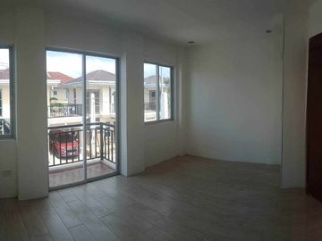 Fonte di Versailles: House for Sale