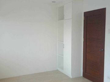 Fonte di Versailles: House for Sale