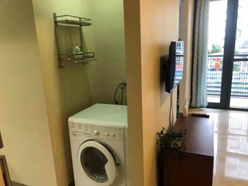 For Sale: One Bedroom Unit near Beachfront in Mactan Cebu