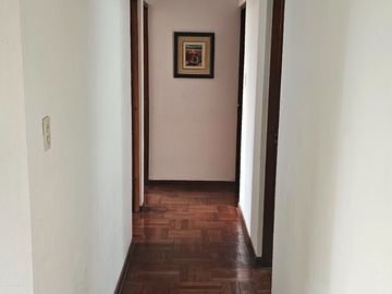 VENDO BELLO  DEPARTAMENTO EN SURCO. AV. LA ENCALADA CDRA 11 (MONTERRICO)