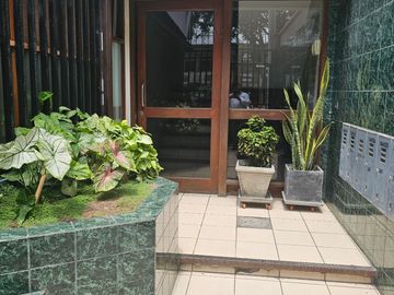VENDO BELLO  DEPARTAMENTO EN SURCO. AV. LA ENCALADA CDRA 11 (MONTERRICO)