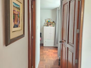 VENDO BELLO  DEPARTAMENTO EN SURCO. AV. LA ENCALADA CDRA 11 (MONTERRICO)