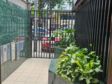 VENDO BELLO  DEPARTAMENTO EN SURCO. AV. LA ENCALADA CDRA 11 (MONTERRICO)