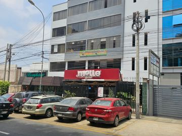 VENDO BELLO  DEPARTAMENTO EN SURCO. AV. LA ENCALADA CDRA 11 (MONTERRICO)