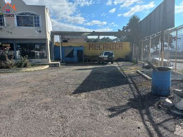 Terreno con casa de venta en Atuntaqui, al filo de la panamericana