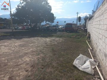 Terreno con casa de venta en Atuntaqui, al filo de la panamericana