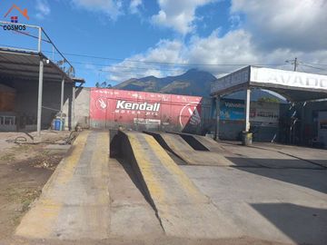 Terreno con casa de venta en Atuntaqui, al filo de la panamericana