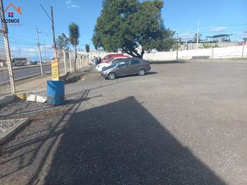 Terreno con casa de venta en Atuntaqui, al filo de la panamericana