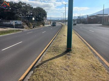 Terreno con casa de venta en Atuntaqui, al filo de la panamericana