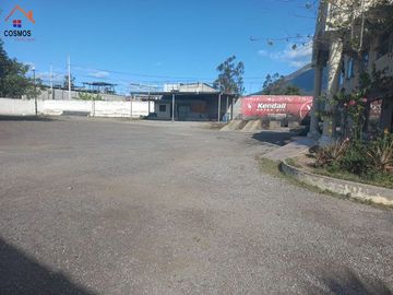 Terreno con casa de venta en Atuntaqui, al filo de la panamericana