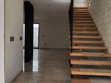 Venta de casa con 3 recamaras en Condesa Juriquilla Querétaro
