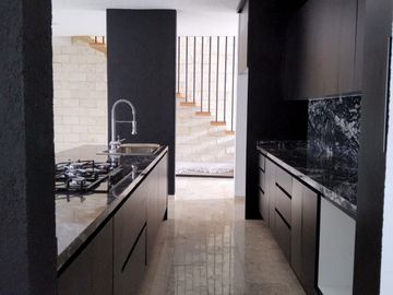 Venta de casa con 3 recamaras en Condesa Juriquilla Querétaro