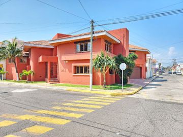 Casa en Venta en Jardines de Virginia