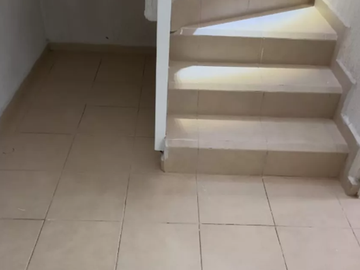 HERMOSA CASA DE DOS PISOS CERCA DE VÍAS DE COMUNICACIÓN, PARQUES Y BODEGA AURRERA.