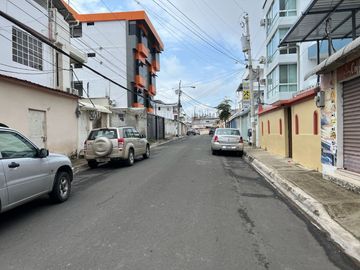 casa rentera de venta en manta zona sur umiña