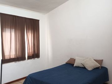 CASA CON ENORME JARDÍN