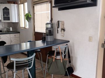 CASA CON ENORME JARDÍN