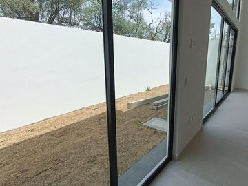 CASA EN VENTA CON SALA DE DOBLE ALTURA EN METEPEC EN LA COLONIA LAZARO CARDENAS