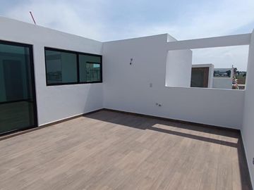CASA EN VENTA CON SALA DE DOBLE ALTURA EN METEPEC EN LA COLONIA LAZARO CARDENAS