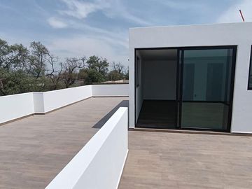 CASA EN VENTA CON SALA DE DOBLE ALTURA EN METEPEC EN LA COLONIA LAZARO CARDENAS