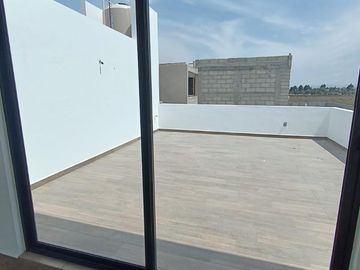 CASA EN VENTA CON SALA DE DOBLE ALTURA EN METEPEC EN LA COLONIA LAZARO CARDENAS