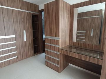 CASA EN VENTA CON SALA DE DOBLE ALTURA EN METEPEC EN LA COLONIA LAZARO CARDENAS