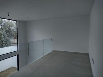 CASA EN VENTA CON SALA DE DOBLE ALTURA EN METEPEC EN LA COLONIA LAZARO CARDENAS