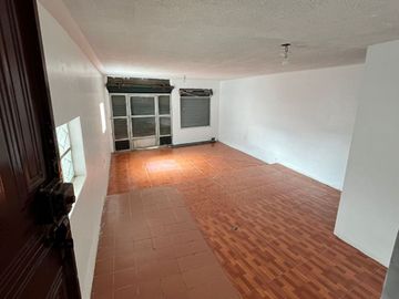 Casa en VENTA (rentera), en Latacunga,El Calvario.