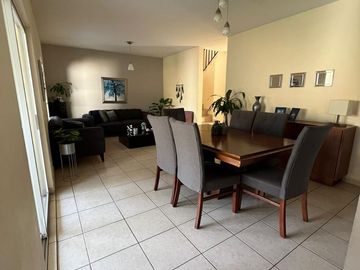 VENDO CASA EN CONDOMINIO VILLA CAPRI CUMBRES DEL LAGO JURIQUILLA