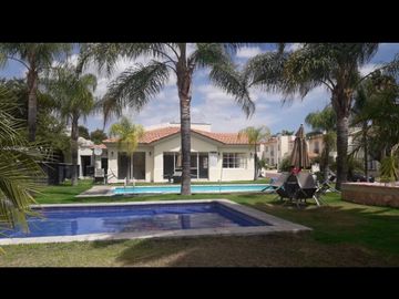 VENDO CASA EN CONDOMINIO VILLA CAPRI CUMBRES DEL LAGO JURIQUILLA