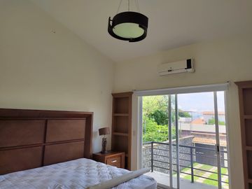 CASA EN VENTA FRACCIONAMIENTO BRISAS DE CUERNAVACA CON ALBERCA Y JARDIN
